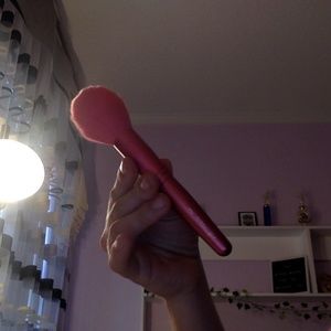 makeup brush